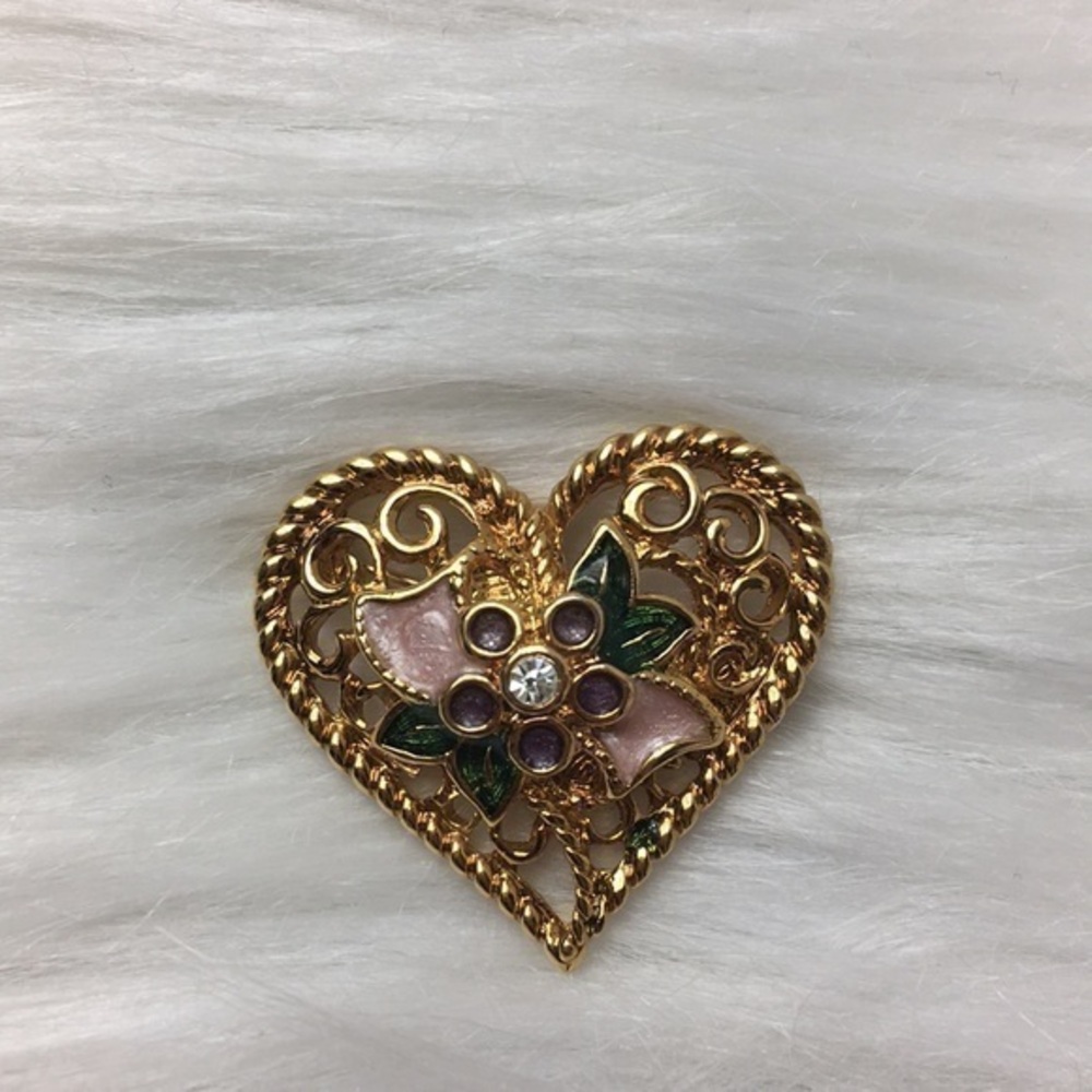 Flowering heart, approx. 1” round, brooch, NWOT.
